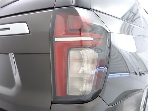Used 2021 Chevrolet Suburban High Country AWD/4WD image 11