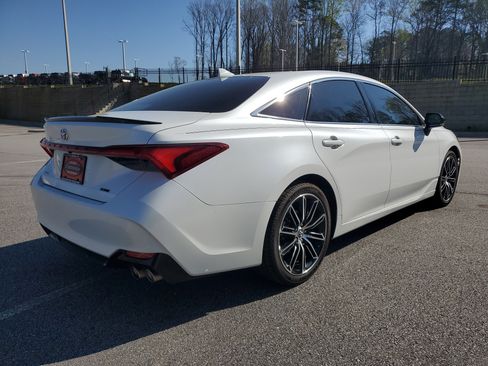 Used 2020 Toyota Avalon XSE image 6