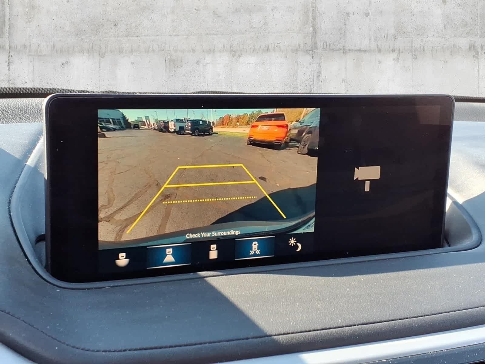 Used 2023 Acura MDX w/ Technology Package AWD/4WD image 17