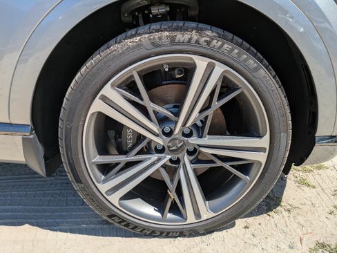 Used 2025 Genesis GV80 3.5T e-SC AWD/4WD image 8
