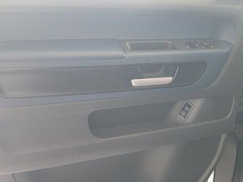 Used 2025 Volkswagen ID. Buzz Pro S image 7