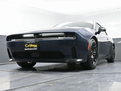 Used 2025 Dodge Charger R/T w/ Sun & Sound Package image 47