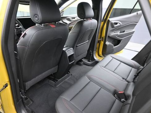 Used 2025 Chevrolet Trax RS w/ Driver Confidence Package FWD image 13