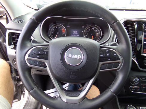 Used 2019 Jeep Cherokee Limited image 61