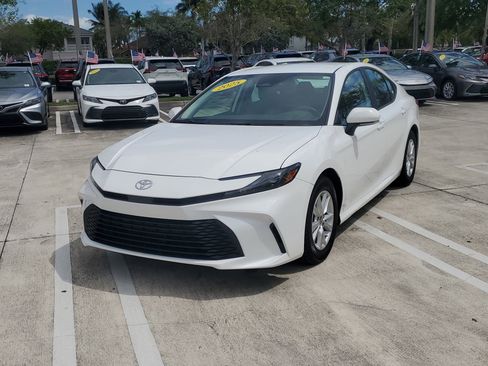 Used 2025 Toyota Camry LE FWD image 7