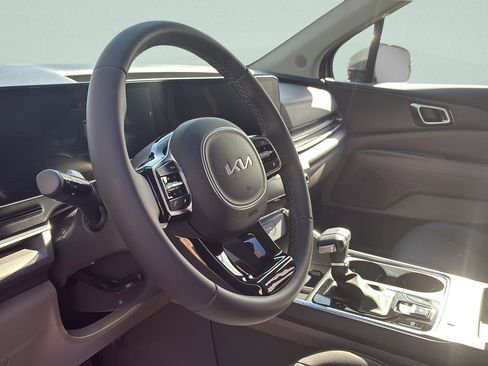 New 2026 Kia Carnival EX FWD image 40
