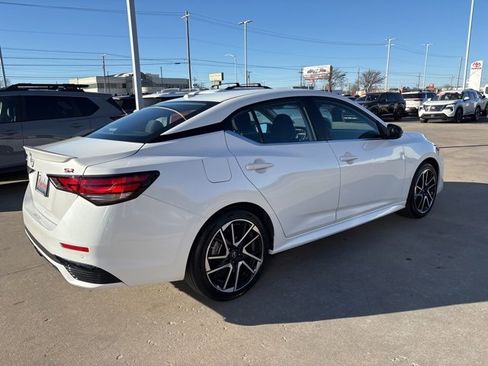 Certified 2025 Nissan Sentra SR image 3