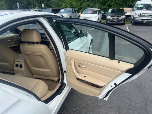 Used 2011 BMW 328i xDrive Sedan image 14