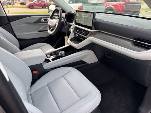 New 2026 Ford Explorer Platinum w/ LUX Leather Package AWD/4WD image 35