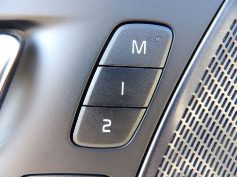 New 2026 Volvo XC60 B5 Ultra w/ Protection Package Premier image 11