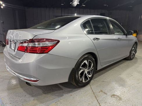 Used 2017 Honda Accord LX image 5