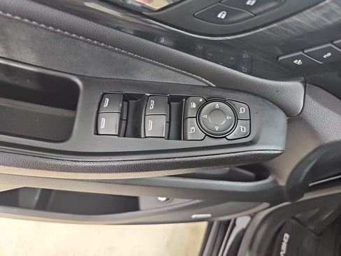 Certified 2023 Chevrolet Traverse High Country AWD/4WD image 35