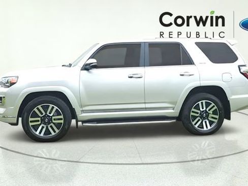 Used 2022 Toyota 4Runner Limited AWD/4WD image 4