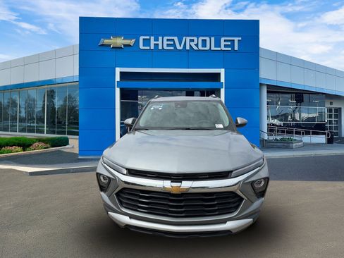 Certified 2024 Chevrolet TrailBlazer LT w/ Driver Confidence Package image 3