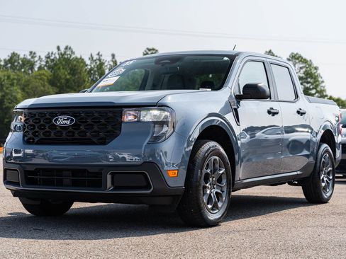 Used 2025 Ford Maverick XLT FWD image 3