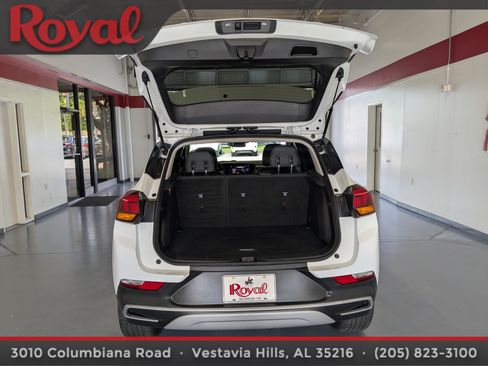 Used 2025 Buick Encore GX Preferred AWD/4WD image 12