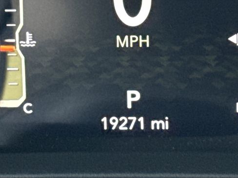 Used 2025 Jeep Wrangler Sahara w/ Safety Group image 21