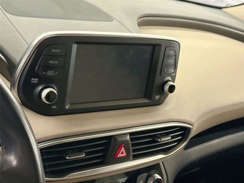 Used 2019 Hyundai Santa Fe Limited image 4