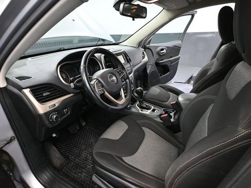 Used 2017 Jeep Cherokee Sport w/ Cold Weather Group image 22