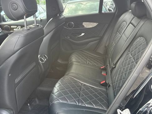 Used 2019 Mercedes-Benz GLC 300 4MATIC image 9