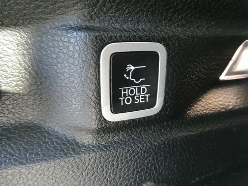 Used 2021 Jeep Grand Cherokee L Limited image 18