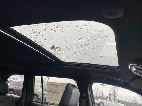 New 2025 Jeep Grand Cherokee Limited image 31