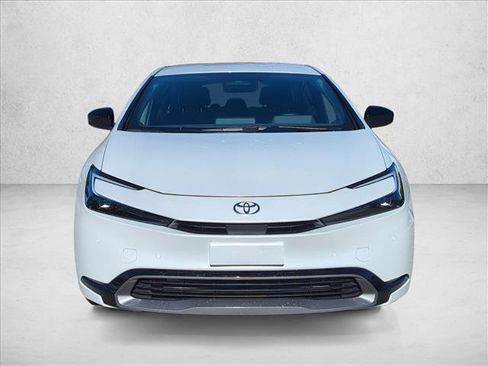 Certified 2025 Toyota Prius XLE image 2