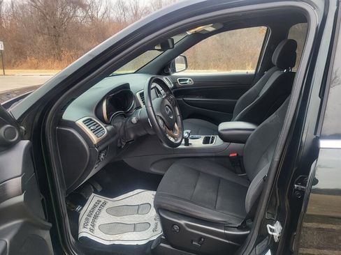 Used 2014 Jeep Grand Cherokee Laredo w/ 18" Wheel & 8.4" Radio Group image 11