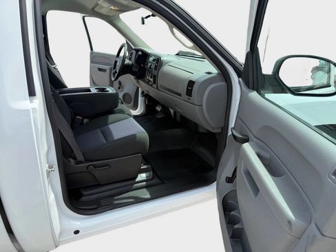 Used 2013 Chevrolet Silverado 1500 W/T image 12
