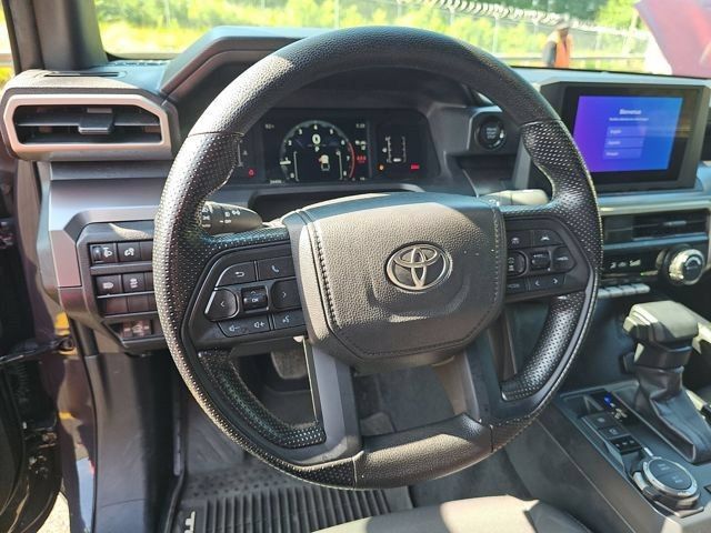 Used 2025 Toyota Tacoma SR5 AWD/4WD image 8
