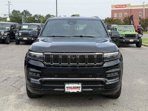 Used 2024 Jeep Grand Wagoneer L Series II w/ Quick Order Packagew 28T AWD/4WD image 8