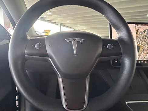 Used 2024 Tesla Model Y Long Range AWD/4WD image 25