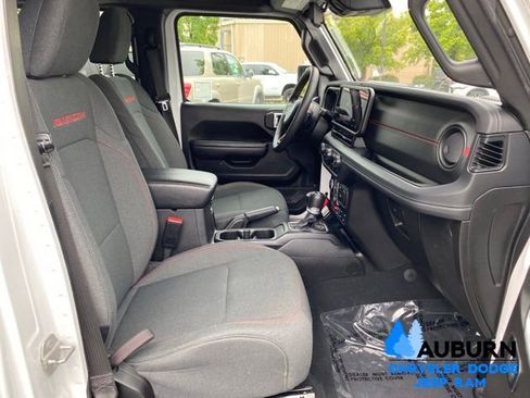 Used 2024 Jeep Wrangler Unlimited Rubicon AWD/4WD image 15