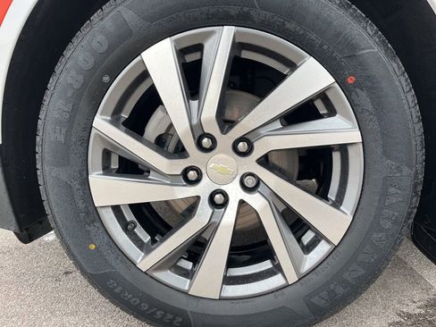 Used 2022 Chevrolet Equinox Premier image 11