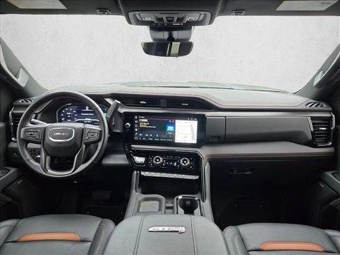 Used 2025 GMC Sierra 2500 AT4 w/ AT4 Premium Plus Package AWD/4WD image 17