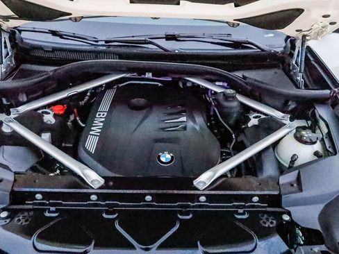 Used 2023 BMW X7 xDrive40i image 32