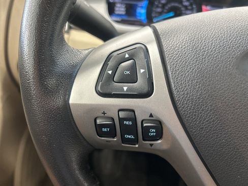 Used 2017 Ford Taurus SEL w/ Equipment Group 201A image 25