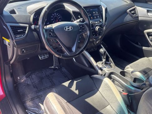 Used 2017 Hyundai Veloster Turbo image 2