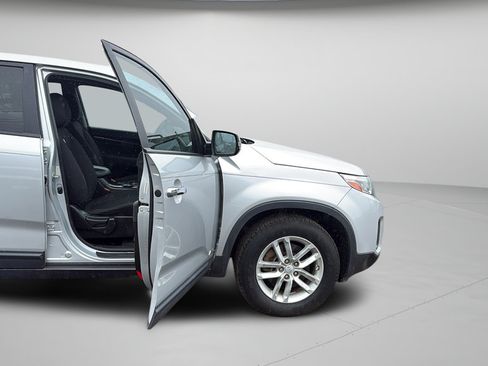Used 2015 Kia Sorento LX AWD/4WD image 21
