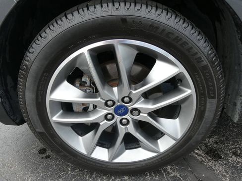 Used 2017 Ford Edge Titanium w/ Equipment Group 301A AWD/4WD image 10