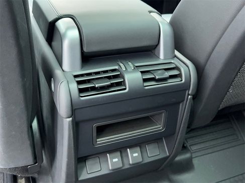 Used 2024 Land Rover Defender 110 X-Dynamic SE image 45