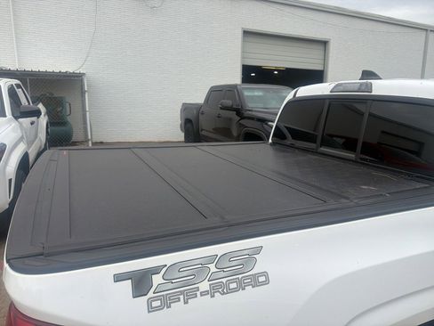 Used 2020 Toyota Tacoma SR w/ SR Convenience Package image 4