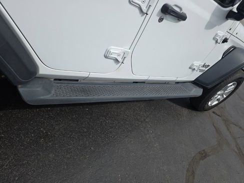 Used 2018 Jeep Wrangler Unlimited Sport S image 10