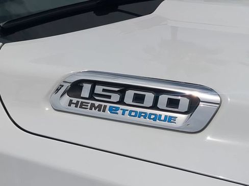 Used 2024 RAM 1500 Laramie AWD/4WD image 13