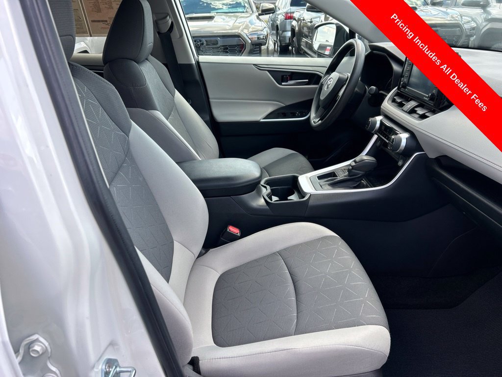 Used 2021 Toyota RAV4 XLE w/ Convenience Package FWD image 22