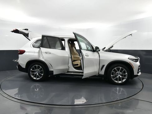 Used 2022 BMW X5 sDrive40i w/ Premium Package image 43