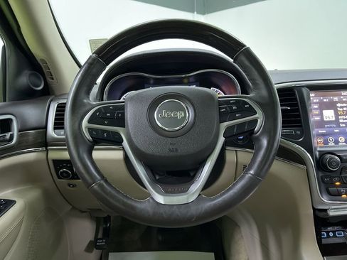 Used 2018 Jeep Grand Cherokee Overland image 20