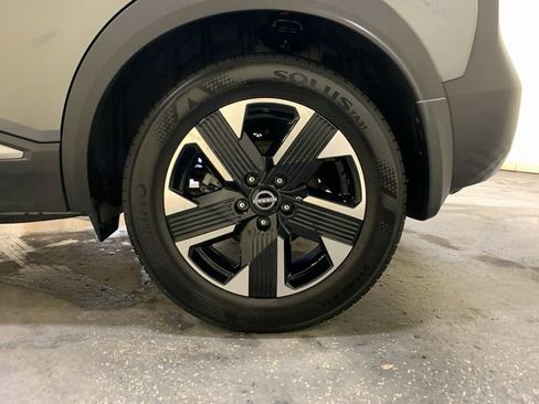 Used 2025 Nissan Kicks SV w/ SV Premium Package image 19