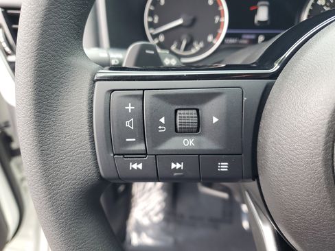 Certified 2021 Nissan Rogue SV image 17