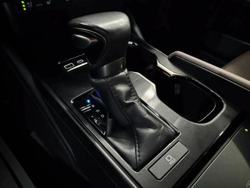 Used 2023 Lexus ES 250 w/ Premium Package AWD/4WD image 40